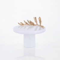 Thorn small marble footed platter